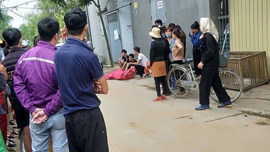 Nóng 24h: Gã đàn ông đâm 2 người thương vong do mâu thuẫn về tình cảm